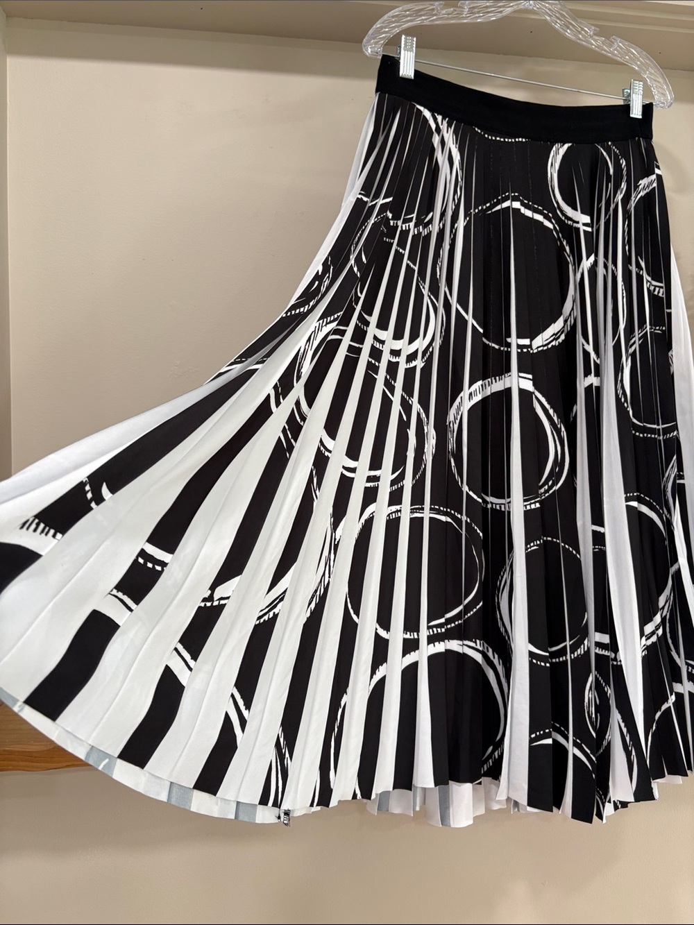 Chico’s Black Label Bubbles Pleated Midi Skirt, Size M - Picture 4 of 12
